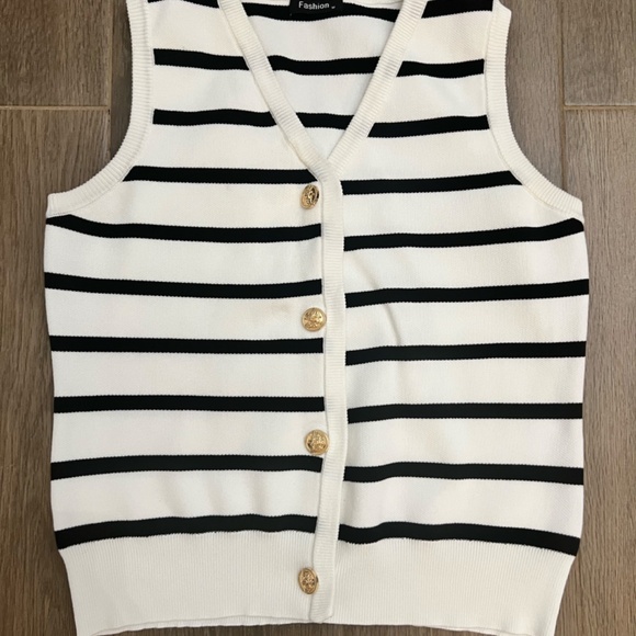 Top - Picture 2 of 3